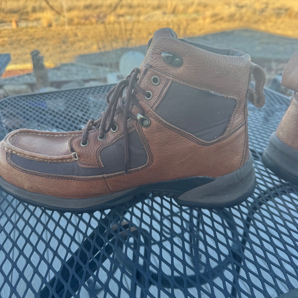 Boots - Picture 3 of 8